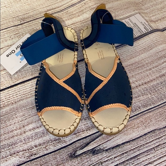 Toms Shoes - NWOT TOMS ESPADRILLE SANDALS
